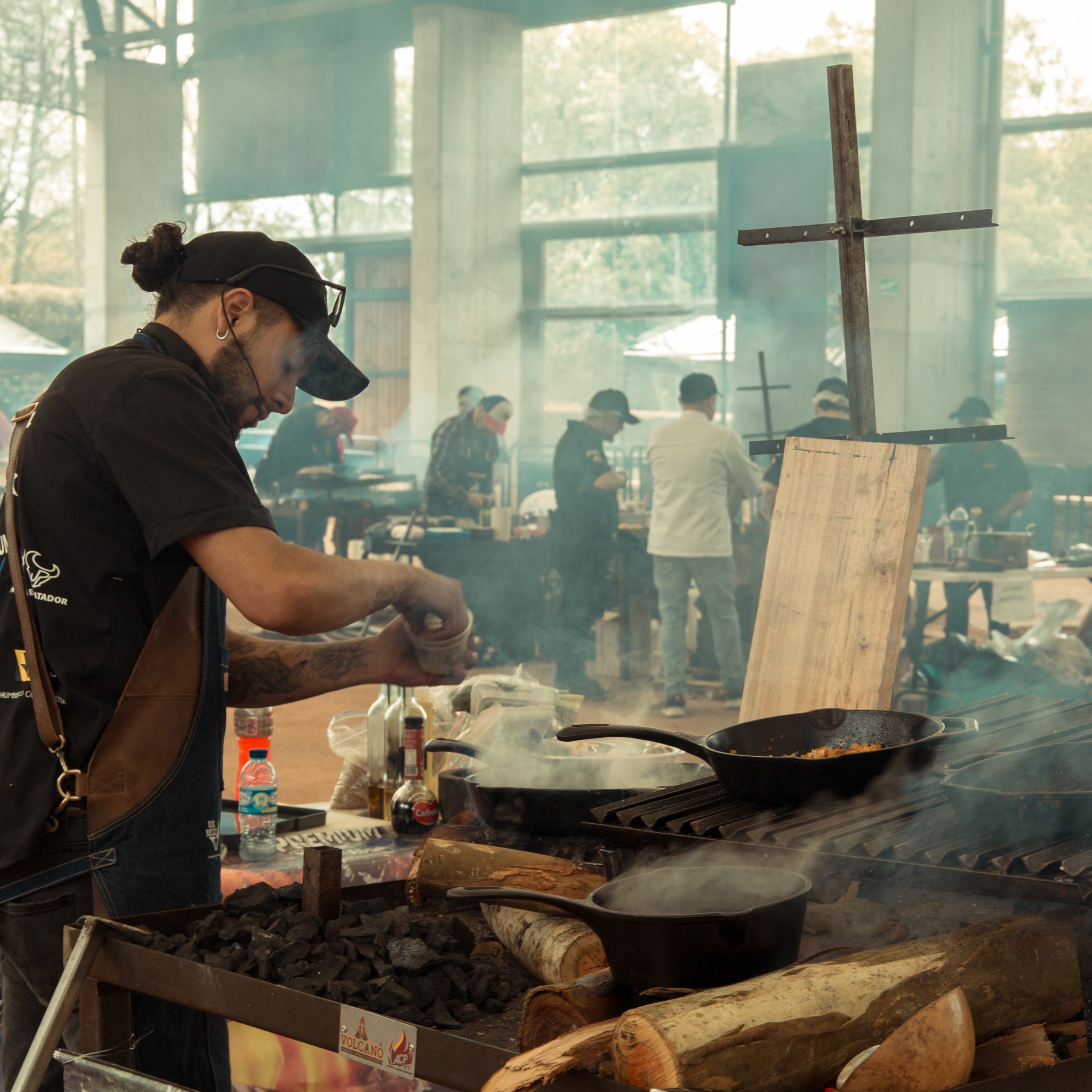 Por qué los cocineros profesionales y chefs recomiendan el uso de utensilios de hierro fundido.