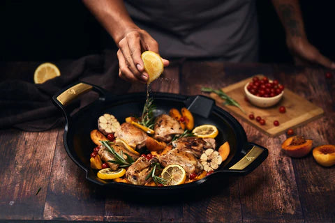 Pollo al Horno con Duraznos y Tomates en Sartén de hierro