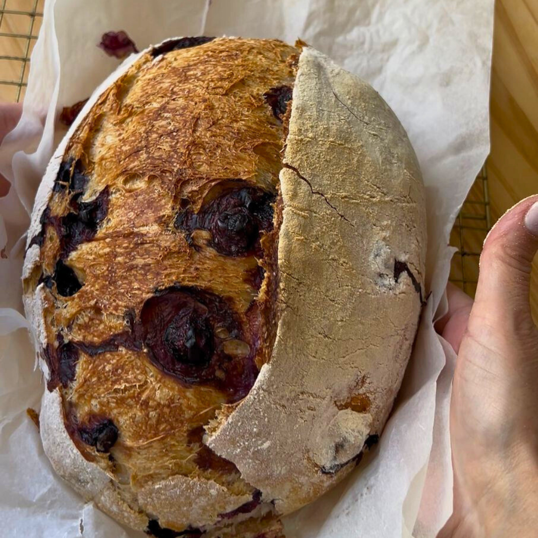 Pan de arándanos y yogurt griego