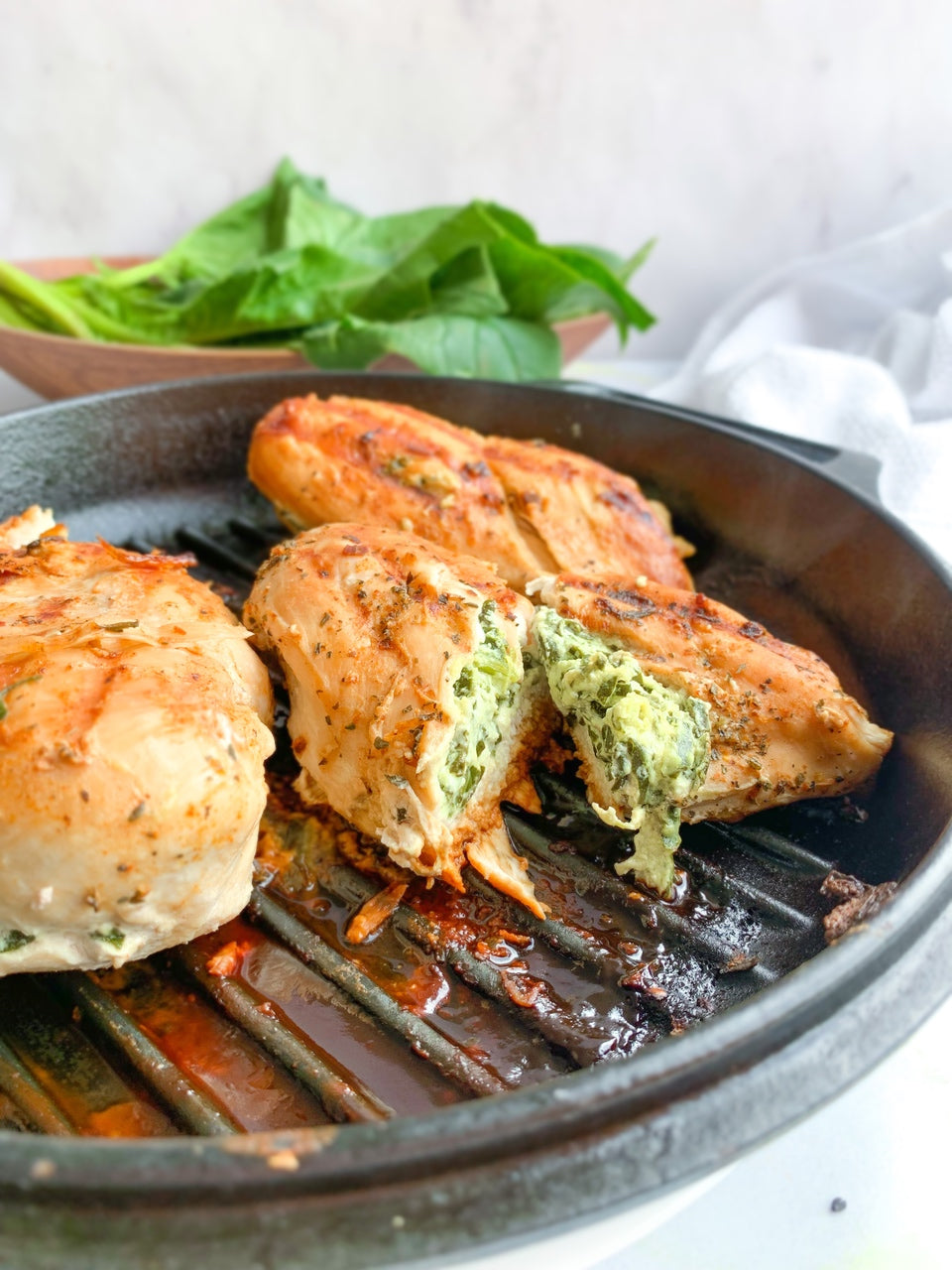 Pechuga rellena de queso crema y espinaca