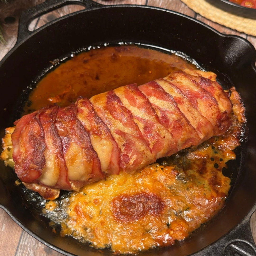 Rollo de pollo y tocineta