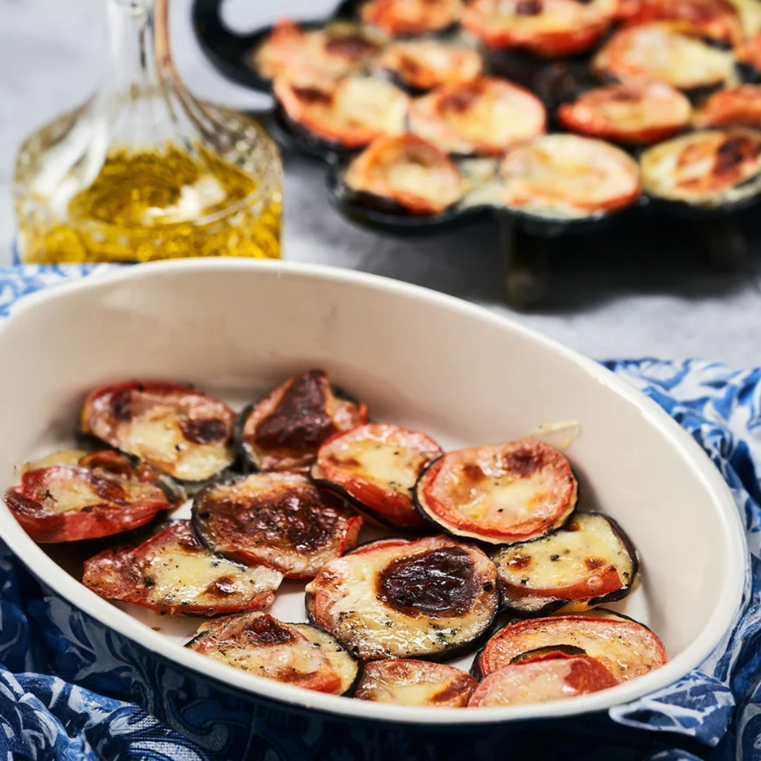 Berenjenas al horno con mozzarella y albahaca